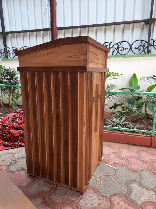 Louvred timber privacy screen built for an outdoor area in Coimbatore